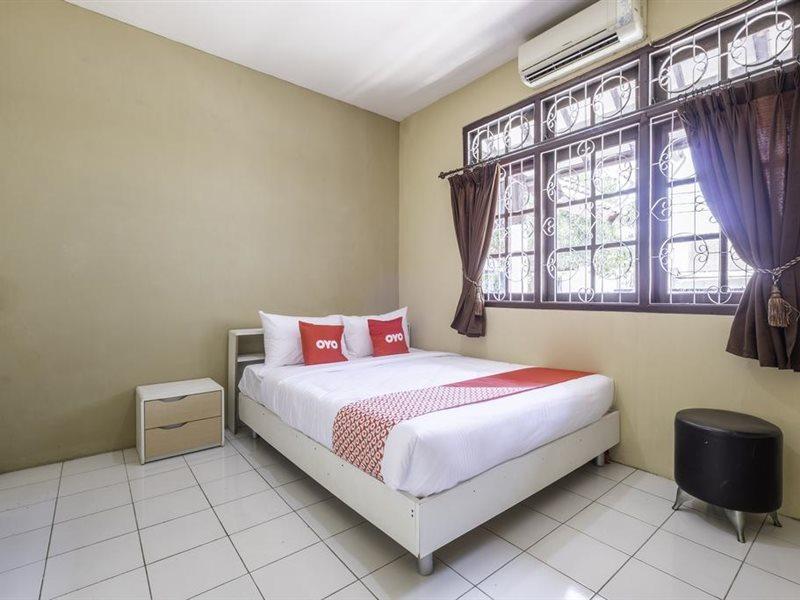 Super Oyo 1568 Stasiun Ka Cirebon Guest House Luaran gambar