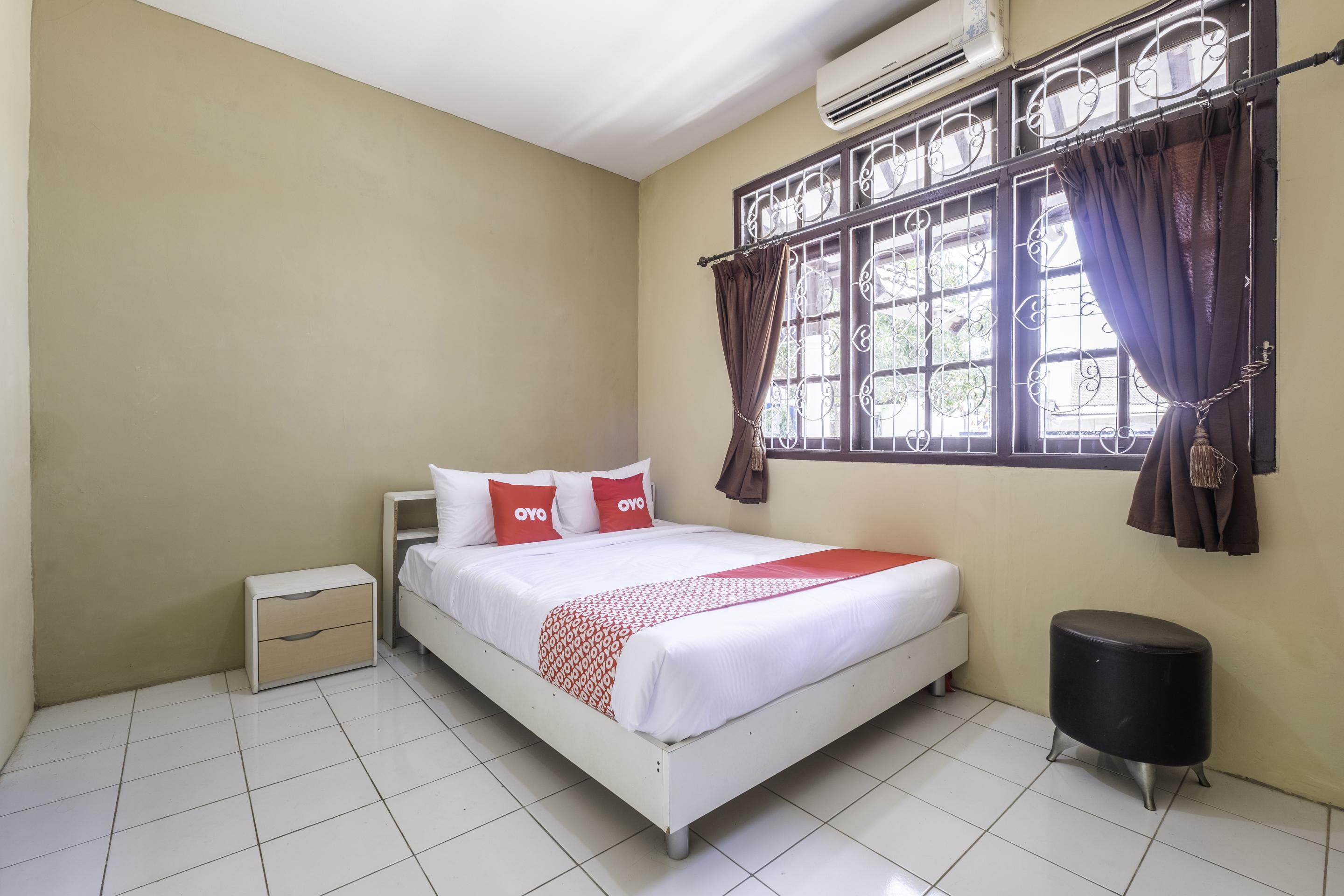 Super Oyo 1568 Stasiun Ka Cirebon Guest House Luaran gambar