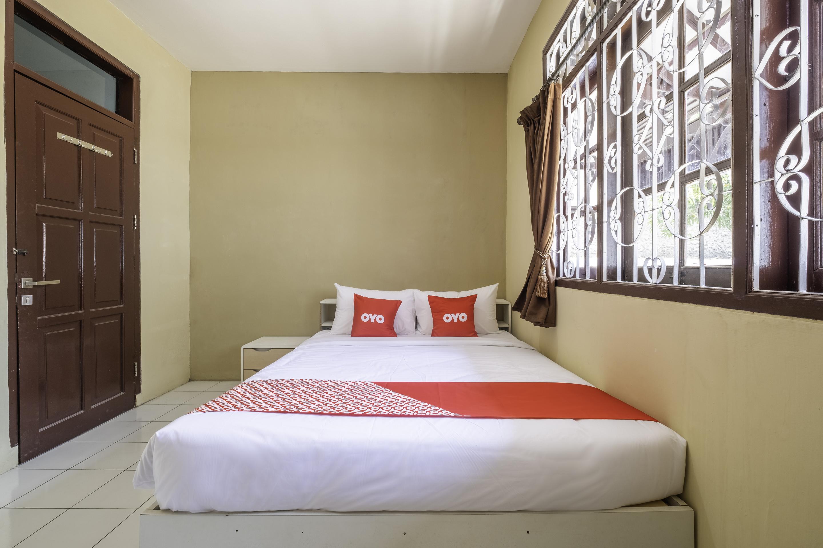 Super Oyo 1568 Stasiun Ka Cirebon Guest House Luaran gambar