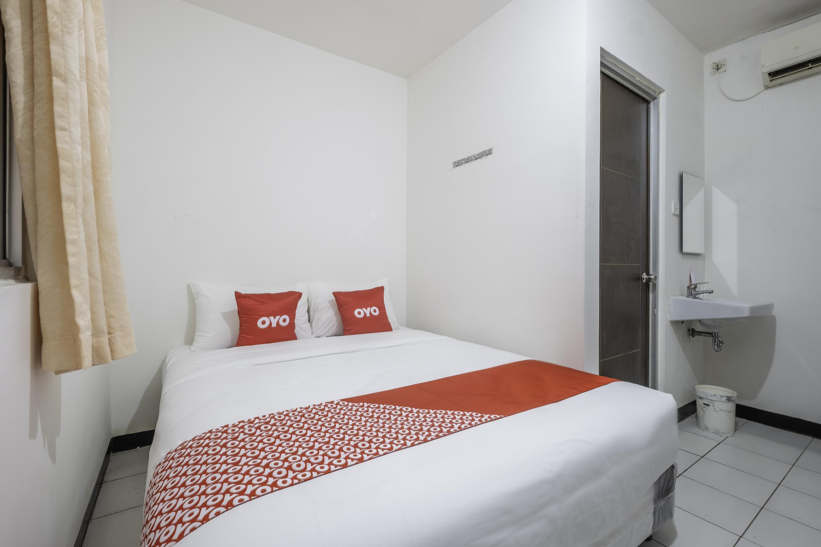 Super Oyo 1568 Stasiun Ka Cirebon Guest House Luaran gambar