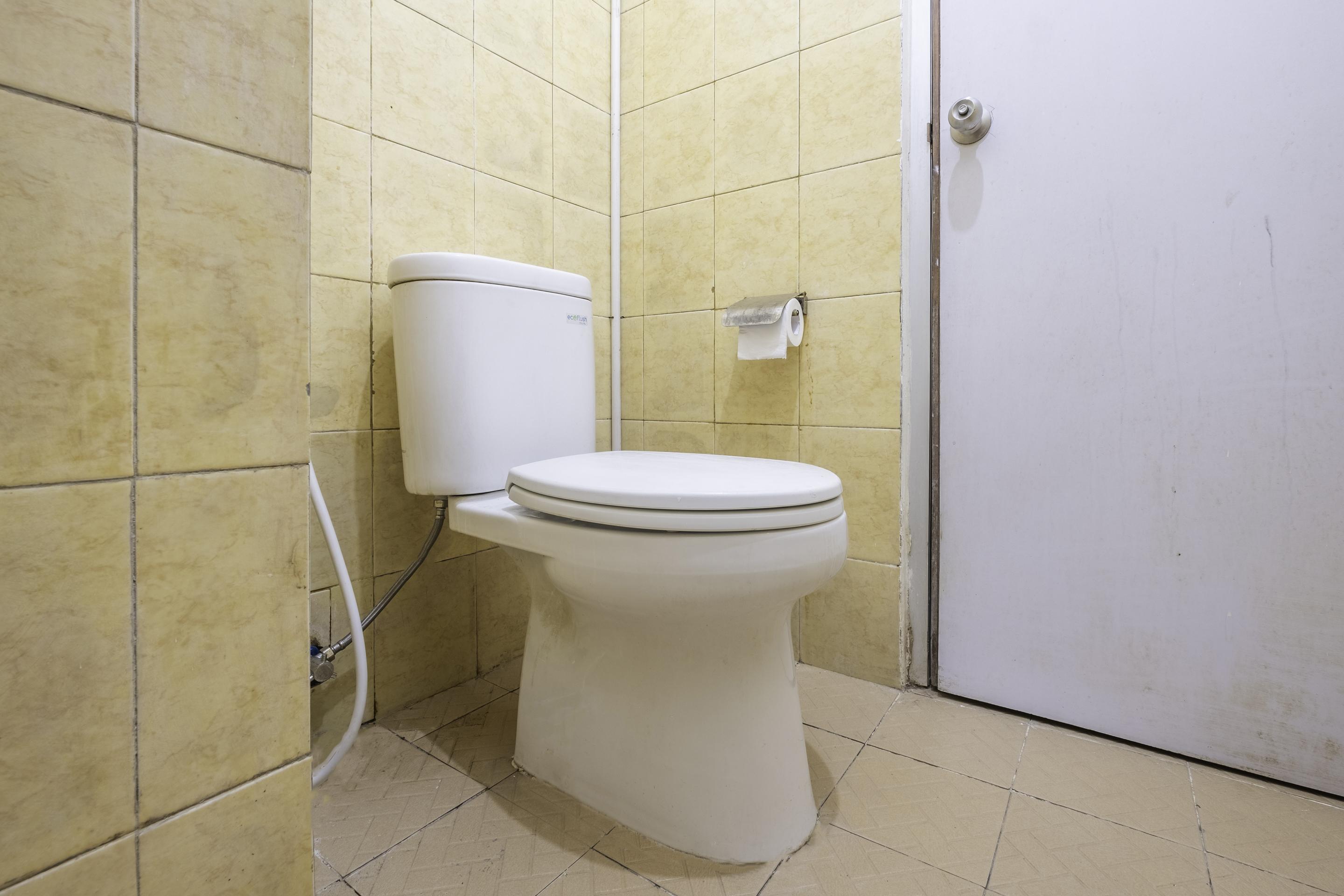 Super Oyo 1568 Stasiun Ka Cirebon Guest House Luaran gambar