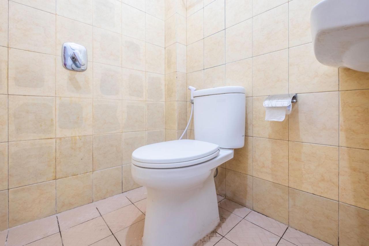 Super Oyo 1568 Stasiun Ka Cirebon Guest House Luaran gambar